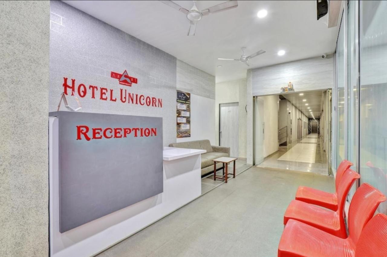 Hotel Unicorn, Surat Luaran gambar